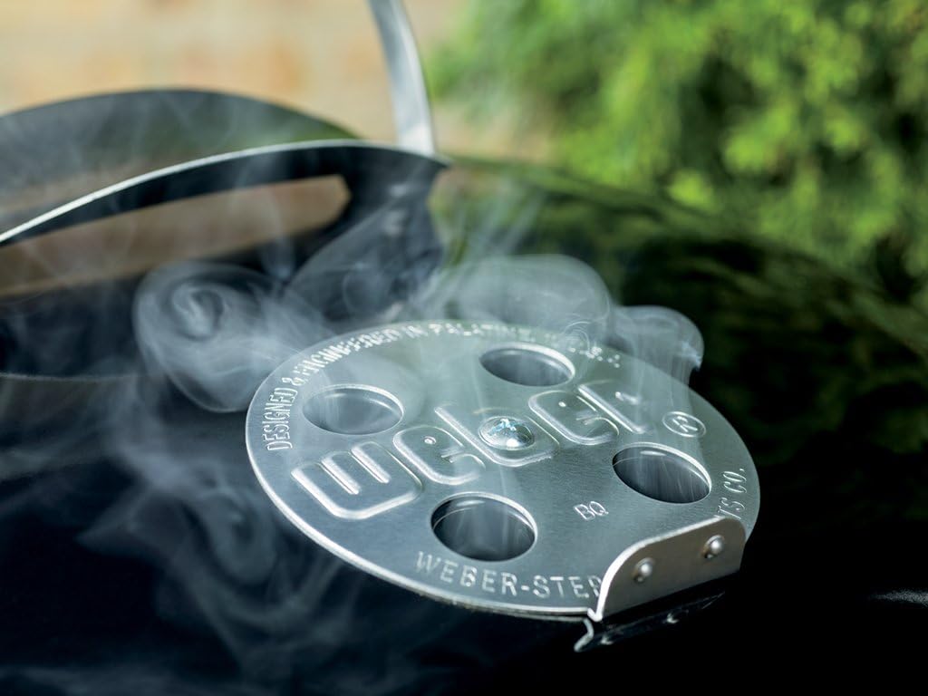 BBQ à charbon Weber Original Kettle Premium 56 cm (22 pouces) noir – BBQ d'extérieur avec thermomètre intégré, régulateurs de température et système de nettoyage One-Touch™