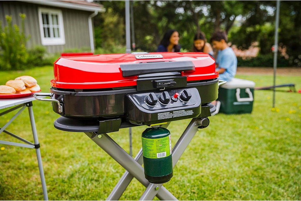 BBQ à gaz portable RoadTrip avec 3 brûleurs réglables et allumage instantané, puissance de 20 000 BTU pour la cuisson en extérieur