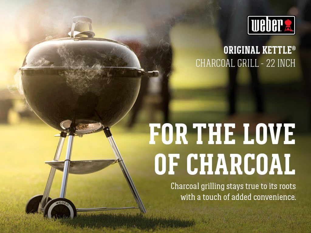 BBQ à charbon Weber Original Kettle 22 pouces noir – BBQ classique d'extérieur avec système de nettoyage One‑Touch™ et régulateurs de température précis
