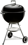 BBQ à charbon Weber Original Kettle 22 pouces noir – BBQ classique d'extérieur avec système de nettoyage One‑Touch™ et régulateurs de température précis