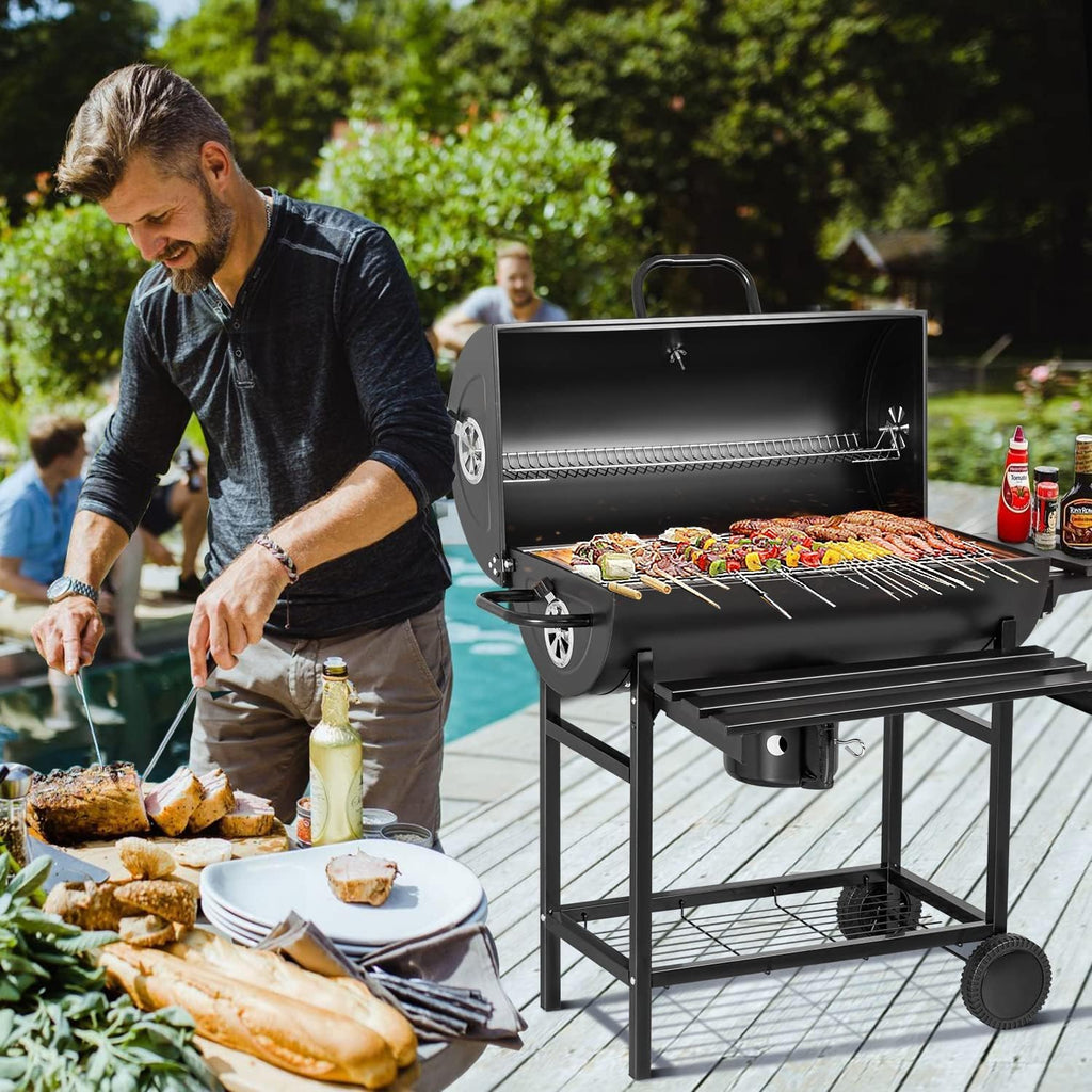 BBQ à charbon Flamaker, style tonneau, avec trois grilles, thermomètre, plaque de cuisson double couche en fonte chromée et récupérateur de cendres, idéal pour le camping et les activités de plein air.